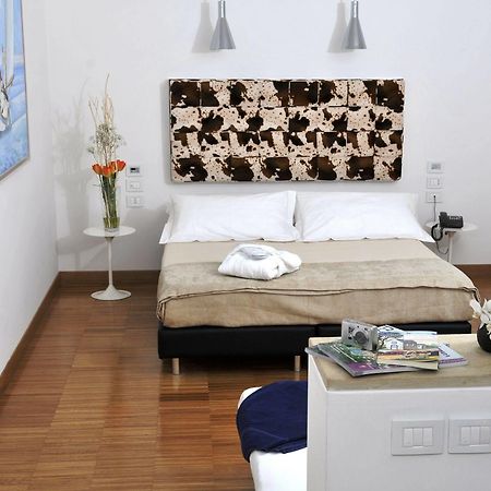 Hotel Del Conte Fondi Ngoại thất bức ảnh
