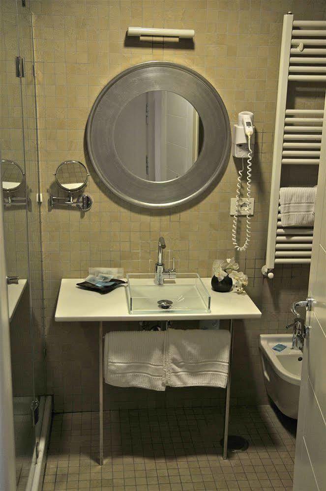 Hotel Del Conte Fondi Ngoại thất bức ảnh