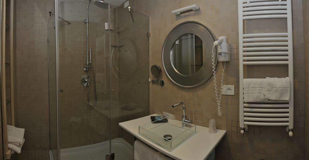 Hotel Del Conte Fondi Ngoại thất bức ảnh