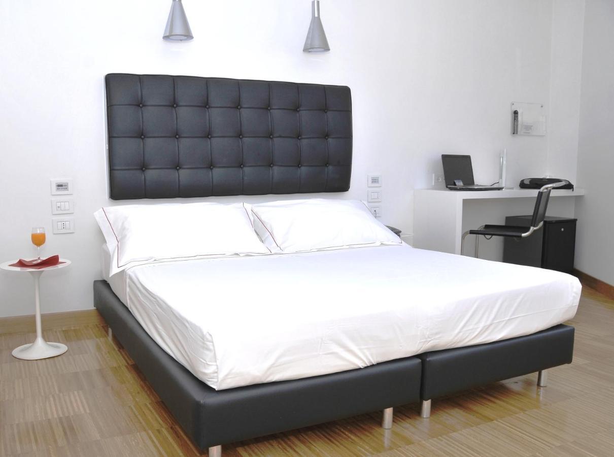 Hotel Del Conte Fondi Phòng bức ảnh
